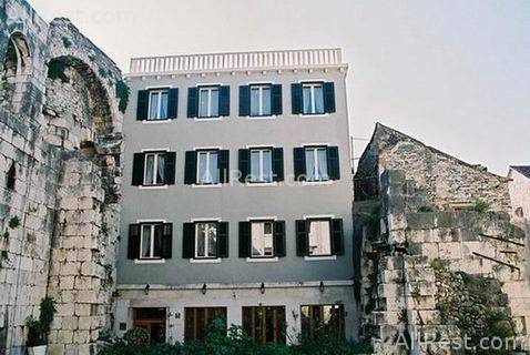 Peristil Hotel